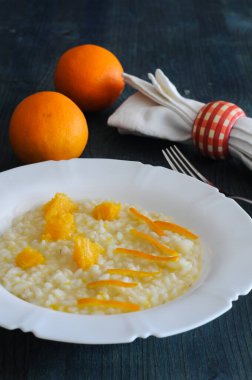 Portakallı ve greyfurtlu lezzetli risotto.