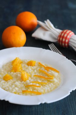 Portakallı ve greyfurtlu lezzetli risotto.