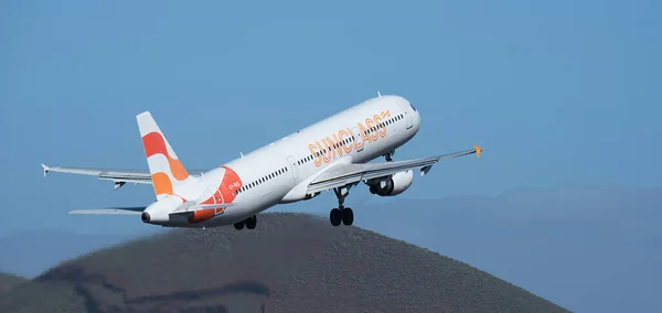 Teneriffa Spanien Januar 2024 Airbus A321 211 Sunclass Airlines Fliegt Stockbild