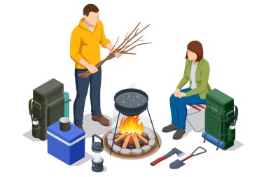 Kamp ateşinde yemek pişirmek. Ormanda kamp malzemesi, termos ve sırt çantası gibi kamp malzemeleriyle çevrili bir tencerede yemek pişiren bir çiftin Isometric çizimi.