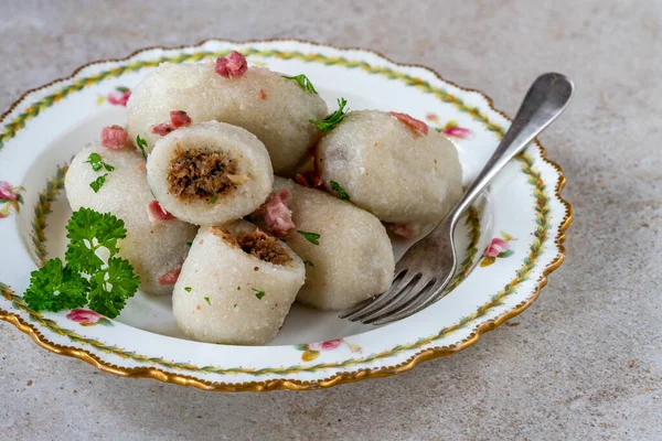 Pyzy Etle Doldurulmuş Patates Köftesi Geleneksel Doğu Avrupa Yemeği — Stok fotoğraf