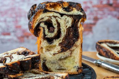 Çikolatalı babka. Çikolatalı geleneksel Yahudi çöreği.