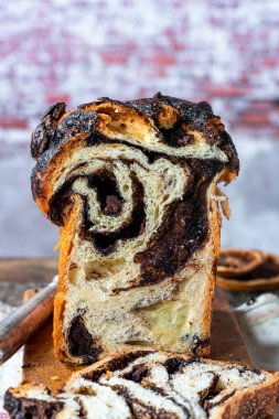 Çikolatalı babka. Çikolatalı geleneksel Yahudi çöreği.