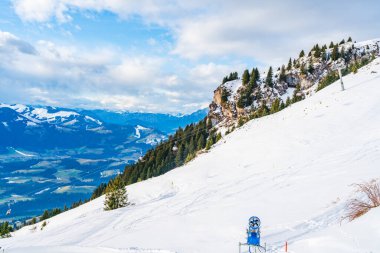 Kitzbuhel 'deki Avusturya Alpleri' ndeki Kitzbuhel Horn Dağı 'ndan kış manzarası. Avusturya 'da kış