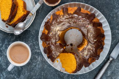 Bolo de cenoura - Brazilian carrot cake with chocolate glaze