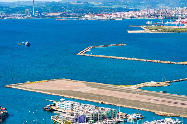 Gibraltar Havaalanı Kaçağı Yukarı Kaya Dan Linea Conception Kasabasının Manzarası — Stok fotoğraf