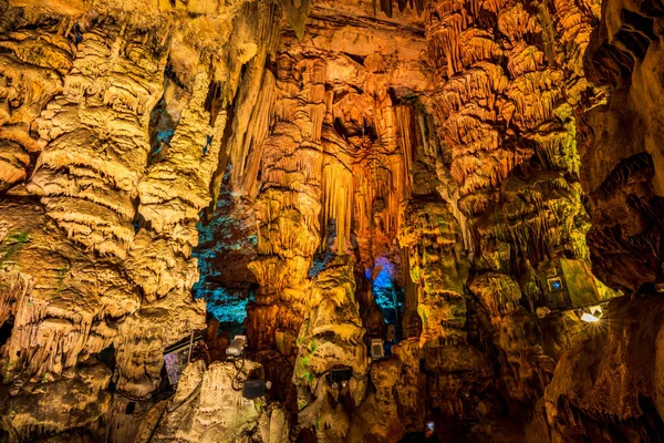Formations Rocheuses Souterraines Naturelles Éclairées Intérieur Grotte Michaels Gibraltar Royaume — Photo