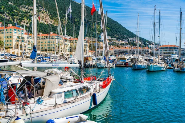 Gibraltar Reino Unido Marzo 2023 Barcos Lujo Amarrados Puerto Deportivo — Foto de Stock