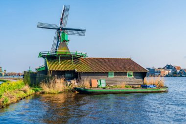 Zaanse Schans yel değirmeni, Zaandam Hollanda 'da Amsterdam yakınlarında