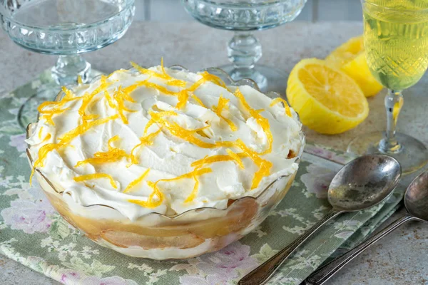 Lemon Trifle Limoncello Liqueur — Stock Photo, Image