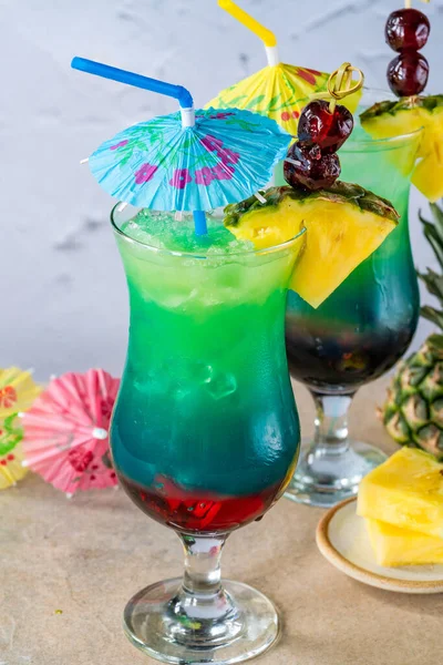 Färgglada Regnbåge Solsken Lagun Tequila Cocktail — Stockfoto