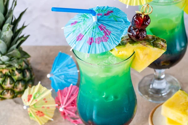 Färgglada Regnbåge Solsken Lagun Tequila Cocktail — Stockfoto