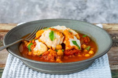 Nohutlu Fas balık güveci.