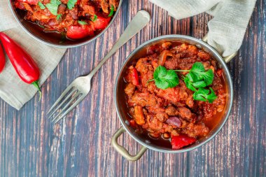 Quorn kıymalı vejetaryen chili con carne.