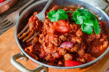 Quorn kıymalı vejetaryen chili con carne.