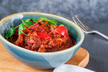 Quorn kıymalı vejetaryen chili con carne.