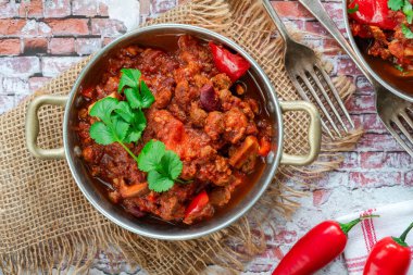 Quorn kıymalı vejetaryen chili con carne.