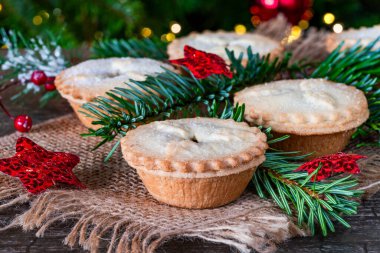 Geleneksel kıymalı turtalar.