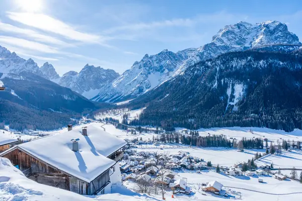 Zimowy Krajobraz Pokrytymi Śniegiem Dolomitami Kronplatz Włochy — Zdjęcie stockowe