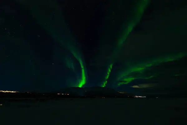Aurora Borealis Luminile Nordice Deasupra Lacului Înghețat Tornetrask Din Abakan — Fotografie, imagine de stoc