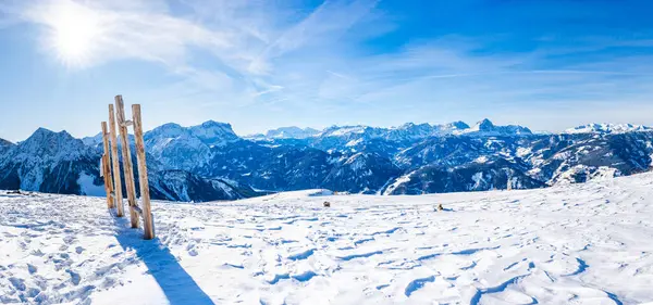 Amplia Vista Panorámica Del Paisaje Invernal Con Dolomitas Cubiertas Nieve Fotos de stock libres de derechos