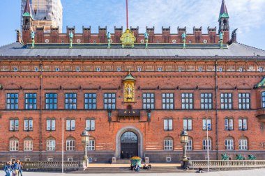 COPENHAGEN, DENMARK - 15 Nisan 2024: Kopenhag Belediye Binası, Kopenhag Belediye Meclisi 'nin merkezi ve Kopenhag Belediyesi' nin belediye başkanıdır..