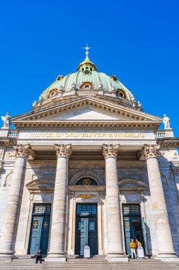 COPENHAGEN, DENMARK - 17 Nisan 2024: Frederik 'in Kopenhag' daki Kopenhag 'daki Mermer Kilisesi, Kopenhag' daki Evanjelik Lüteryen Kilisesi.