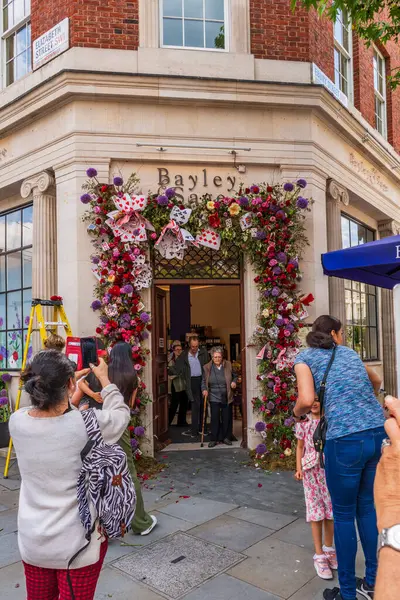 stock image LONDON, UK - MAY 25, 2024: Chelsea in Bloom is an annual floral exhibition with the most spectacular floral displays on the streets of Chelsea