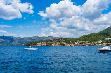 Adriyatik Denizi 'nin kristal berrak suları Dubrovnik yakınlarındaki Lopud Adası çevresinde. Hırvatistan 'da yaz