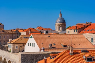 İkonik mimarisi ile Dubrovnik 'in tarihi çatıları, Hırvatistan
