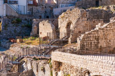 Hırvatistan 'ın tarihi Dubrovnik kentinin çatılarının manzarası