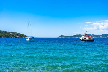 Adriyatik Denizi 'nin kristal berrak suları Dubrovnik yakınlarındaki Lopud Adası çevresinde. Hırvatistan 'da yaz