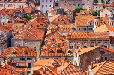 İkonik mimarisi ile Dubrovnik 'in tarihi çatıları, Hırvatistan