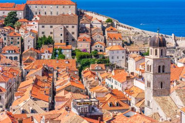 DUBROVNIK, CROATIA - 29 Haziran 2024: Dubrovnik 'in ünlü Eski Kenti 1979 yılında UNESCO Dünya Mirası Listesi