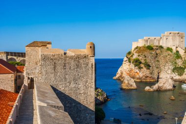 Hırvatistan 'ın Dubrovnik Eski Kentinde Tarihi Mimarlık ve Şehir Duvarları