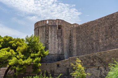 Hırvatistan 'ın Eski Kentini çevreleyen Dubrovnik Kent Duvarları