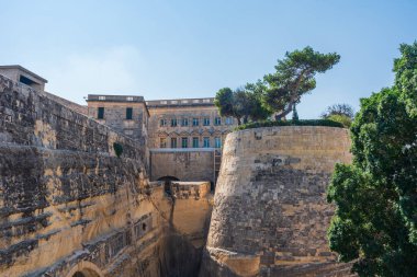 Valletta, Malta 'da ortaçağ tahkimatları ve taş savunma duvarları