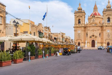 XAGHRA, GOZO, MALTA - SEPTEMBER 01, 2024 Gozo 'nun başkenti Victoria' nın kuzeydoğusunda yer alan Xaghra, Gozo 'nun en büyük ve adanın ilk yerleşim yerlerinden biridir.