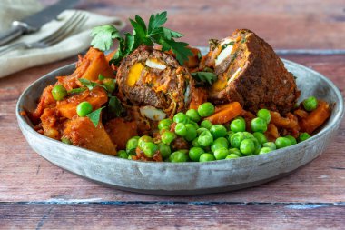 Bragioli - Geleneksel Malta sığır eti zeytinleri veya doldurulmuş et ruloları