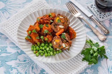 Bragioli - Geleneksel Malta sığır eti zeytinleri veya doldurulmuş et ruloları