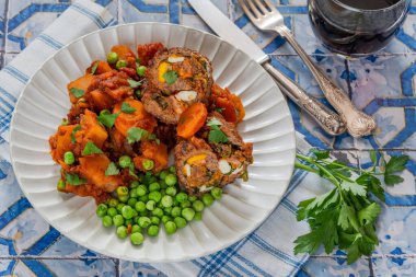 Bragioli - Geleneksel Malta sığır eti zeytinleri veya doldurulmuş et ruloları