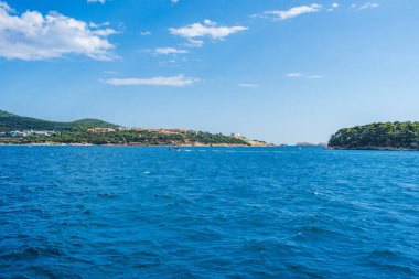 Hırvatistan 'ın Dubrovnik yakınlarındaki Adriyatik Denizi ve Dalmasyon kıyıları.