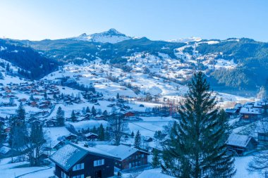 Kışın Grindelwald, İsviçre manzarası