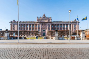 STOCKHOLM, SWEDEN - 08 Mart 2025: Parlamento Meclisi İsveç parlamentosu, Riksdag 'ın merkezidir. Stockholm 'ün merkezindeki Gamla stan bölgesinde yer almaktadır.. 