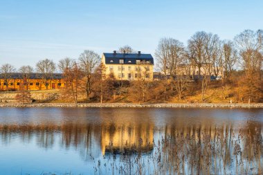 Stockholm, İsveç 'in merkezindeki Curgardsbrunnsviken Körfezi manzarası