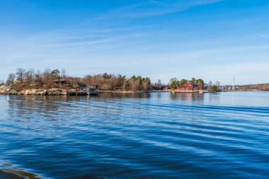 Stockholm takımadasındaki Fjaderholmarna adasının manzarası. İsveç
