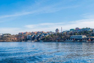 Stockholm, İsveç 'te iskan arazisindeki apartmanlar.