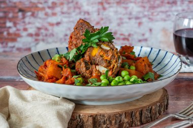 Bragioli - Geleneksel Malta sığır eti zeytinleri veya doldurulmuş et ruloları