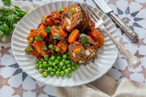 Bragioli - Geleneksel Malta sığır eti zeytinleri veya doldurulmuş et ruloları