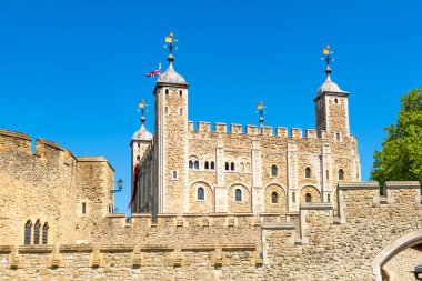 Londra Kulesi 'nin duvarları, Londra' nın merkezinde tarihi bir kale ve kale.